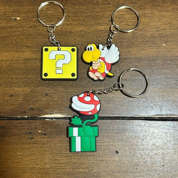 Super Mario Bros. Rubber Keychains Bundle of 3 - Picture 1 of 3